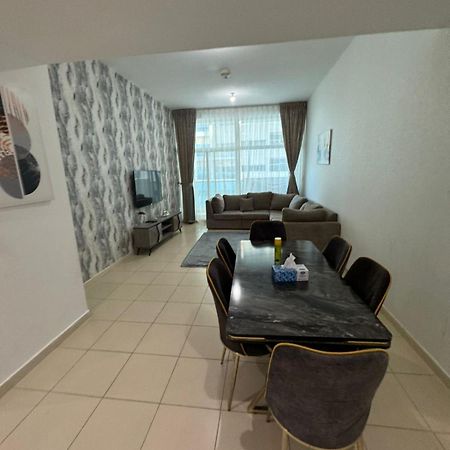 Elegent 2Bhk Next To The Beach With Pool,Gym,Garden,Kids Play Area,Learning Centre,Shops,Cafe,Restaurants Ajman Eksteriør billede