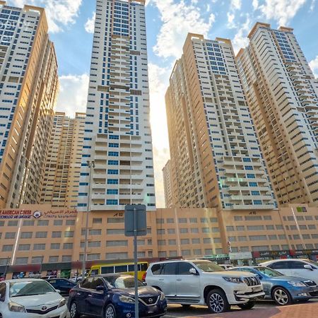 Elegent 2Bhk Next To The Beach With Pool,Gym,Garden,Kids Play Area,Learning Centre,Shops,Cafe,Restaurants Ajman Eksteriør billede