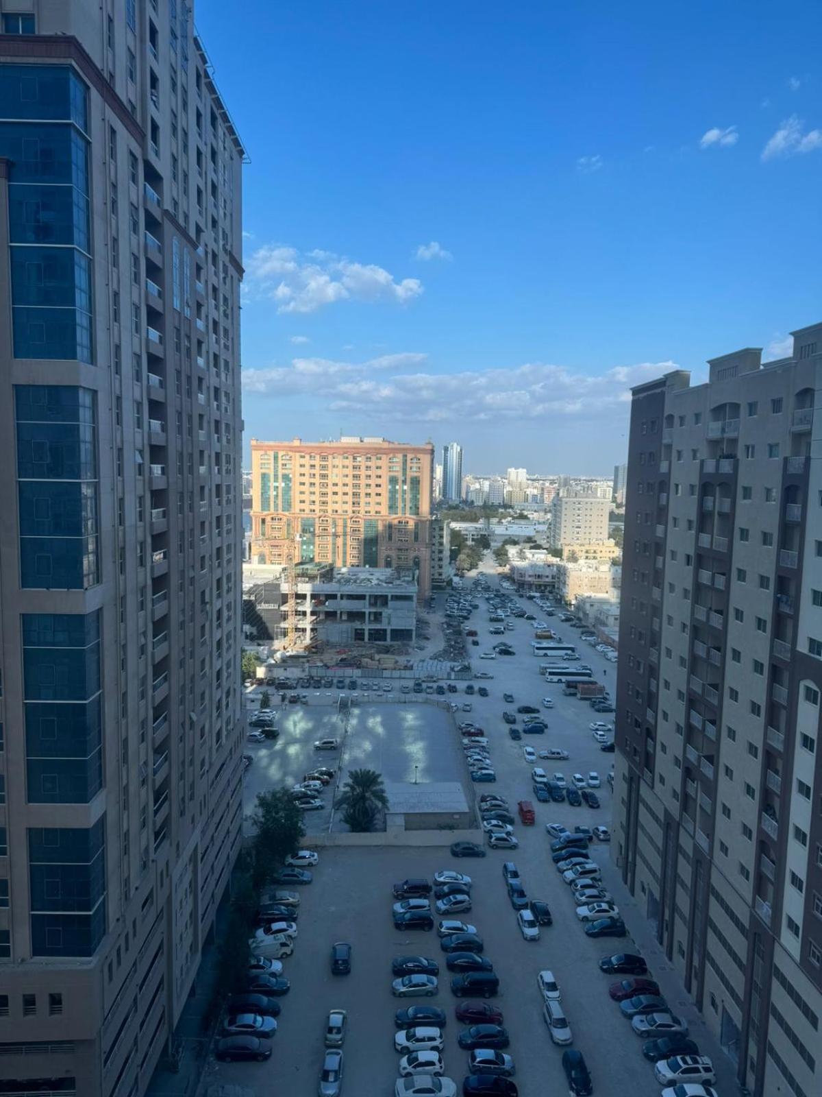 Elegent 2Bhk Next To The Beach With Pool,Gym,Garden,Kids Play Area,Learning Centre,Shops,Cafe,Restaurants Ajman Eksteriør billede
