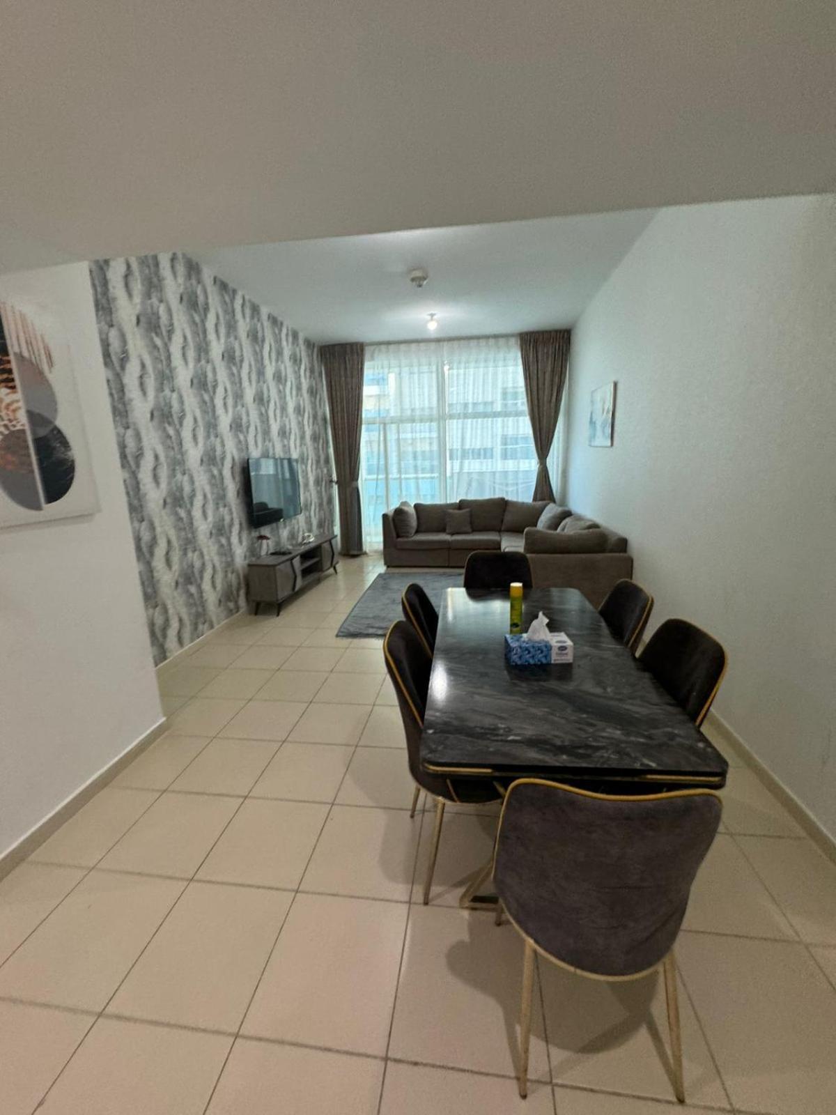 Elegent 2Bhk Next To The Beach With Pool,Gym,Garden,Kids Play Area,Learning Centre,Shops,Cafe,Restaurants Ajman Eksteriør billede