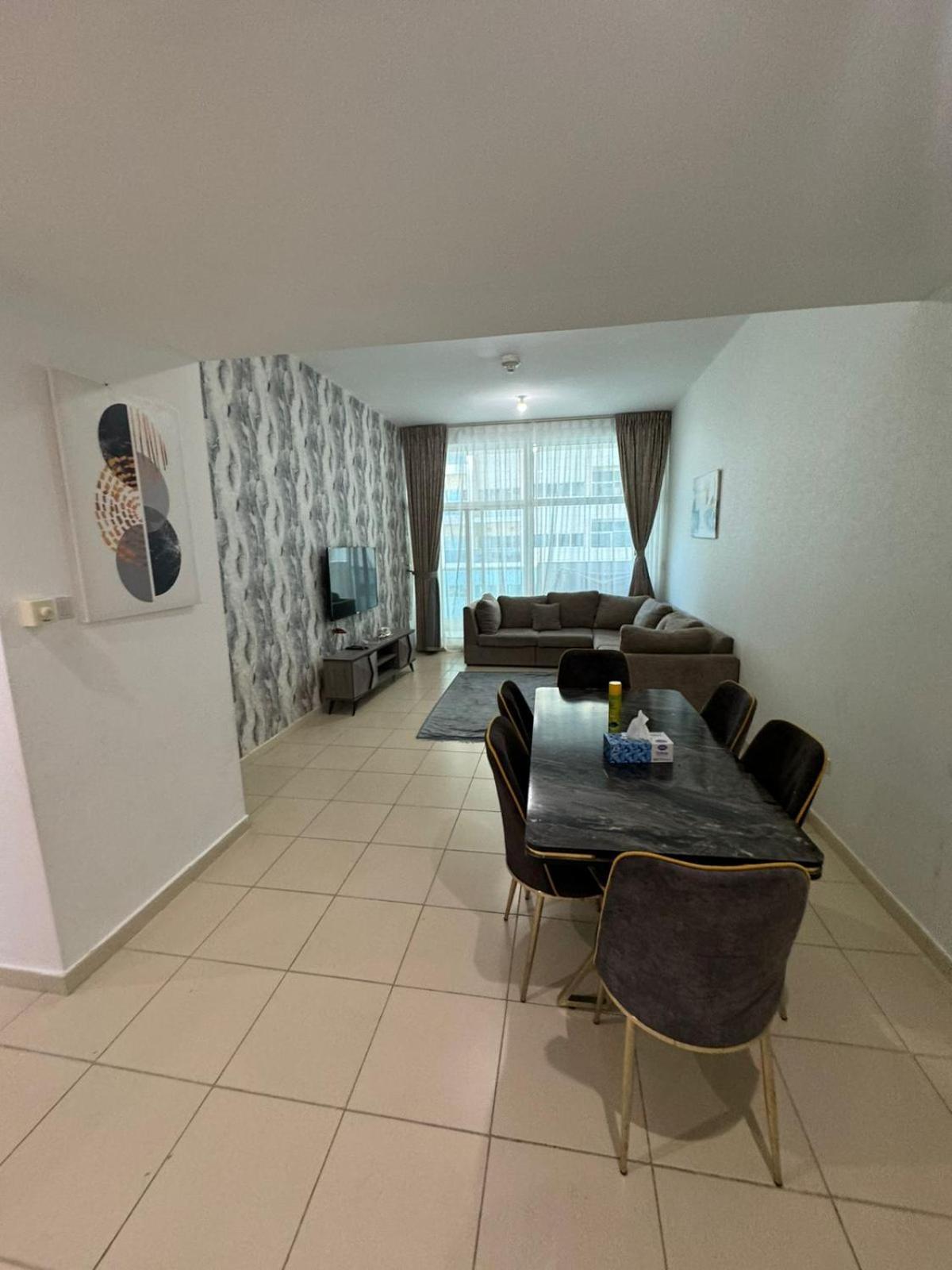 Elegent 2Bhk Next To The Beach With Pool,Gym,Garden,Kids Play Area,Learning Centre,Shops,Cafe,Restaurants Ajman Eksteriør billede